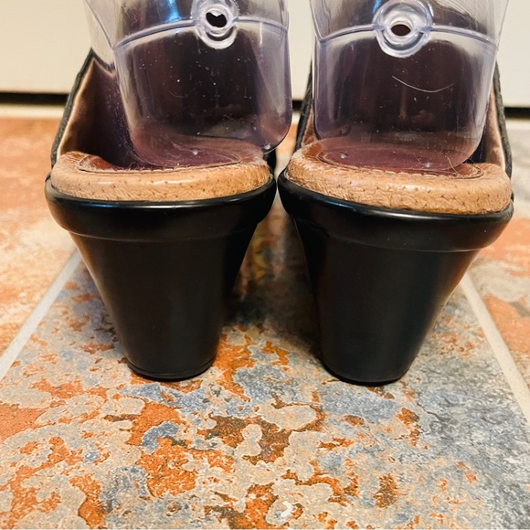 💂Wonderful Suede & Embossed Leather Sofft Heeled Clogs! - Picture 11 of 12